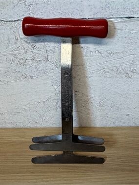 Vintage Red-Handled Foley T-Shape Food Chopper